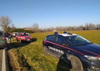 Ragusa, ruba un’auto ma poco dopo si ribalta in un incidente: ricercato un uomo