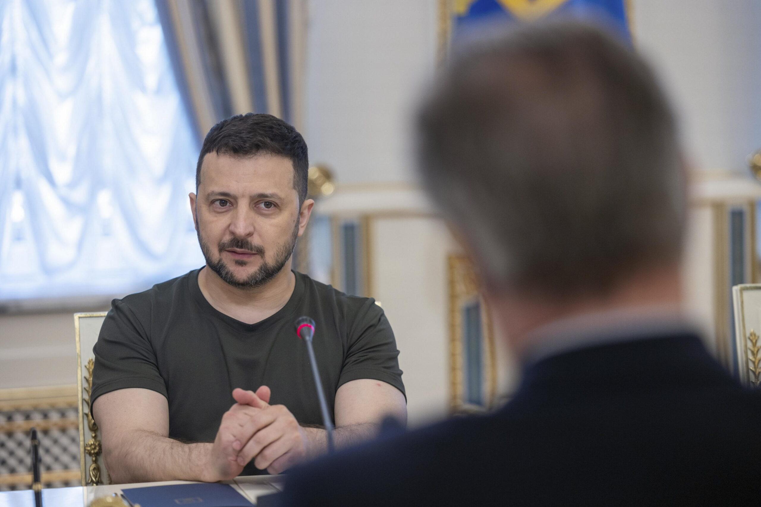 Zelenskyj si congratula con il neoeletto presidente della Macedonia del Nord