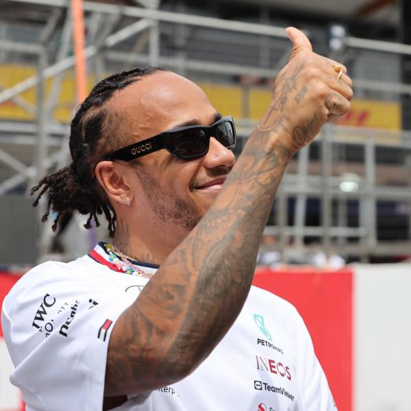 Formula 1, Lewis Hamilton allontana Ferrari: “Mercedes è casa”