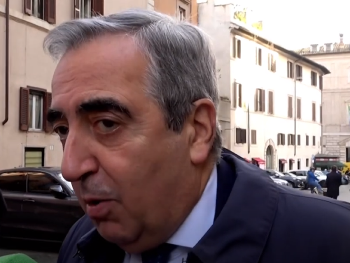 Dossieraggio, Gasparri: “Cento volte peggio della P2”. L’accusa al centrosinistra: “I procuratori nazionali antimafia diventano loro deputati” | VIDEO