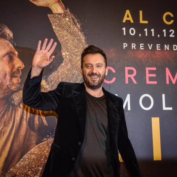 Cesare Cremonini e Giorgia Cardinaletti in vacanza insieme? La foto non lascia dubbi