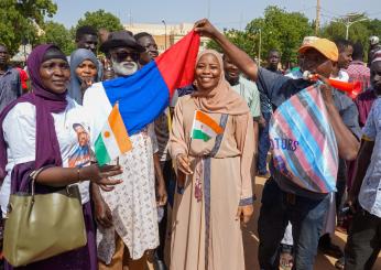 Colpo di stato in Niger, Stati Uniti e Gran Bretagna fanno evacuare in parte le loro ambasciate