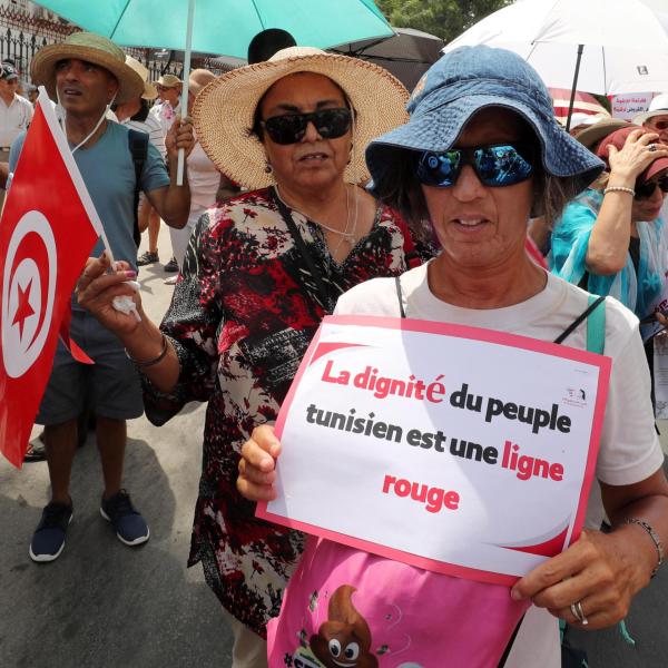 Tunisia, arrestato fumettista  per vignette satiriche su governo