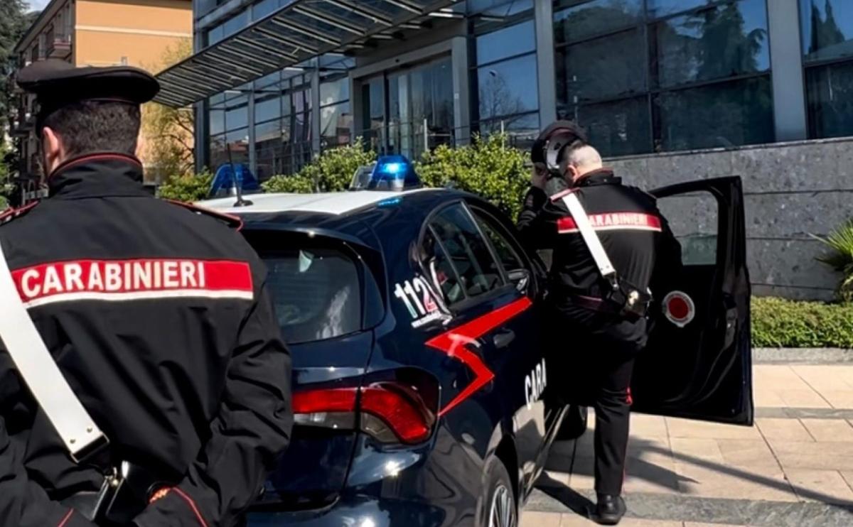 Roma, bambino di 12 anni caduto dal balcone a Centocelle: spunta un…