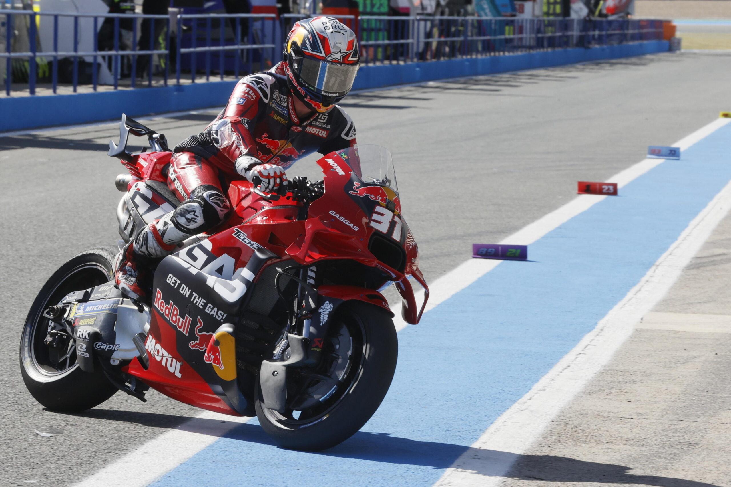 MotoGP, warm up a Jerez: miglior tempo di Alex Marquez. Brutta caduta di Acosta