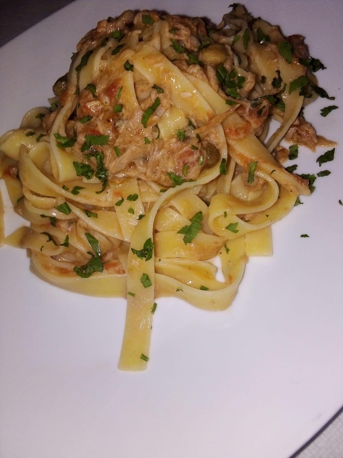 Le tagliatelle al tonno, un piatto fresco per l’estate