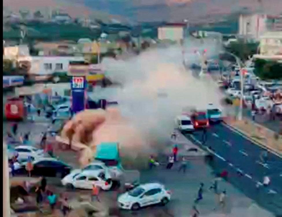 Turchia camion sulla folla: 16 morti e 29 feriti (video)