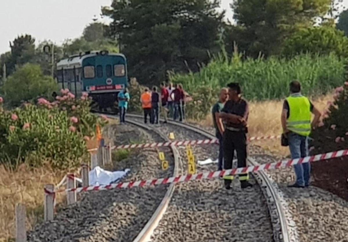 Padova, donna attraversa i binari e muore investita da un treno a S…