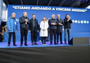 Elezioni in Basilicata 2024, il centrodestra a Potenza per il comizio finale. Meloni: “Finita la repubblica delle banane”, Salvini: “Siamo orgogliosi del nostro lavoro” | VIDEO