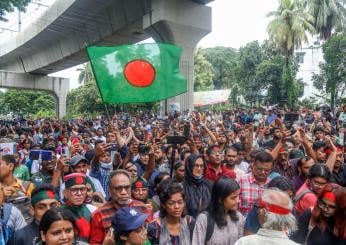 Nuove proteste in Bangladesh: altri due morti e oltre 100 feriti. Ecco cosa chiedono i giovani