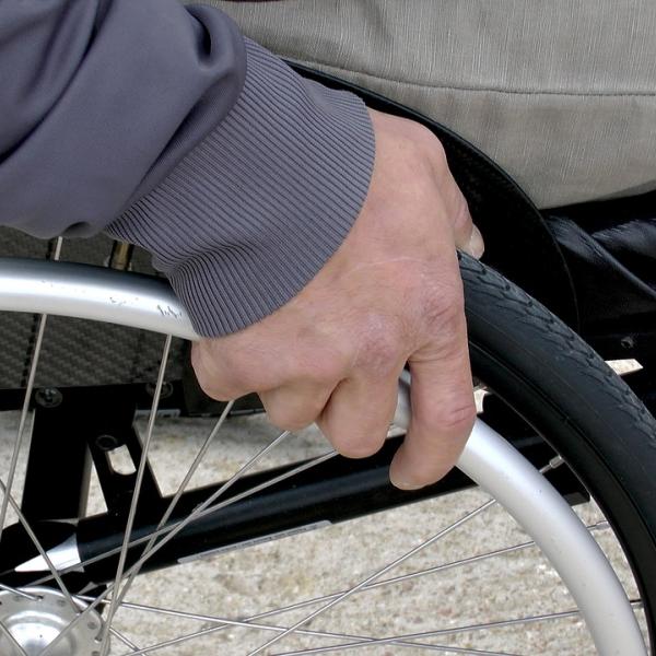 Aumenti pensioni d’invalidità ultime notizie: arriva la proposta di adeguamento della ministra per le Disabilità, Locatelli