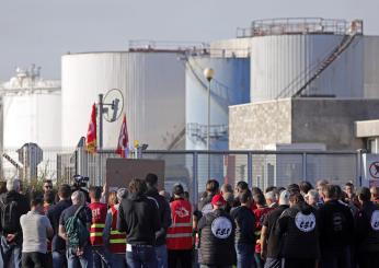 Francia sciopero benzina: i lavoratori chiedono un aumento dei salari