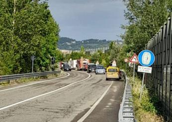 Ravenna, camion si ribalta sulla provinciale Bagnara: ferito il con…