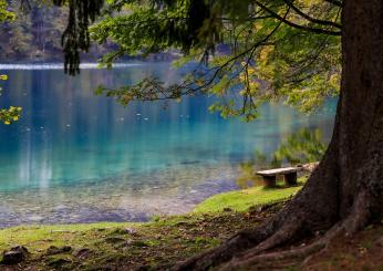 Migliori spiagge dei laghi italiani 2024, ecco le mete perfette per l’estate