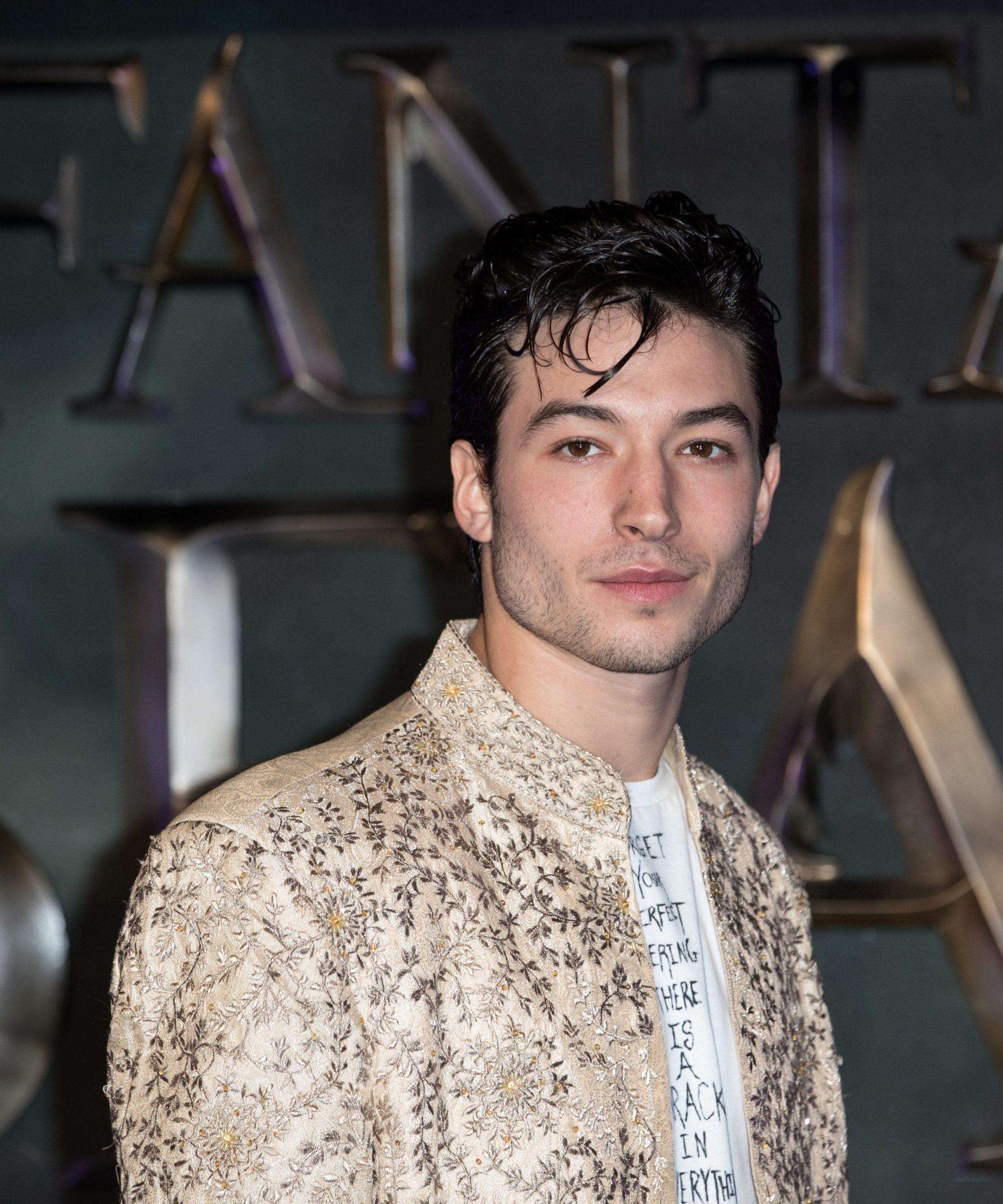 Ezra Miller ammette di soffrire di “complessi problemi mentali”