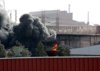 Incendio a Taranto oggi: capannone in fiamme, intervengono vigili del fuoco