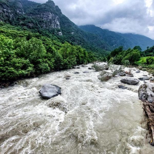 Maltempo al Nord, Avs vuole introdurre il reato di ecocidio: “Siamo contro i climafreghisti”. Ma già arriva il primo stop (non dal Governo)