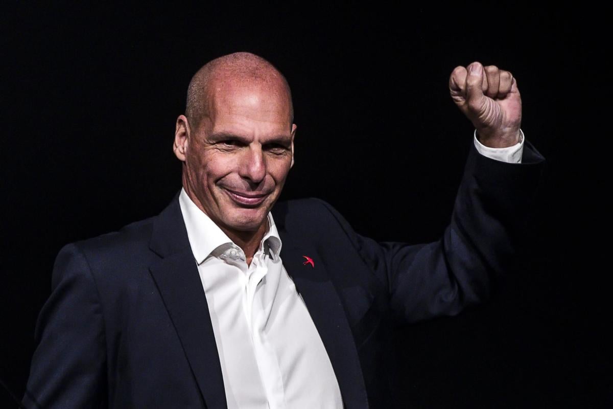 L’ex ministro Varoufakis aggredito in un quartiere anarchico