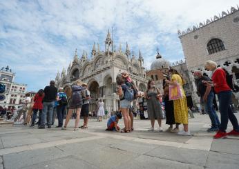 Venezia, turismo mordi e fuggi: quando si devono pagare 5 euro per la gita di un giorno | Domani si aprono le prenotazioni