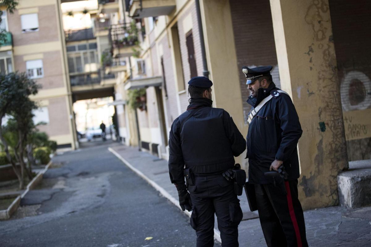 Blitz delle forze dell’ordine tra Roma e Napoli, nel mirino armi e …