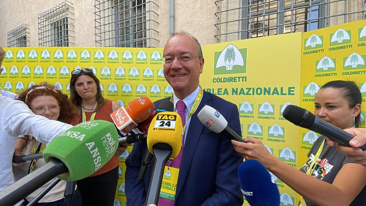 Rinnovo contratto della scuola,  Valditara respinge le accuse: “Mig…