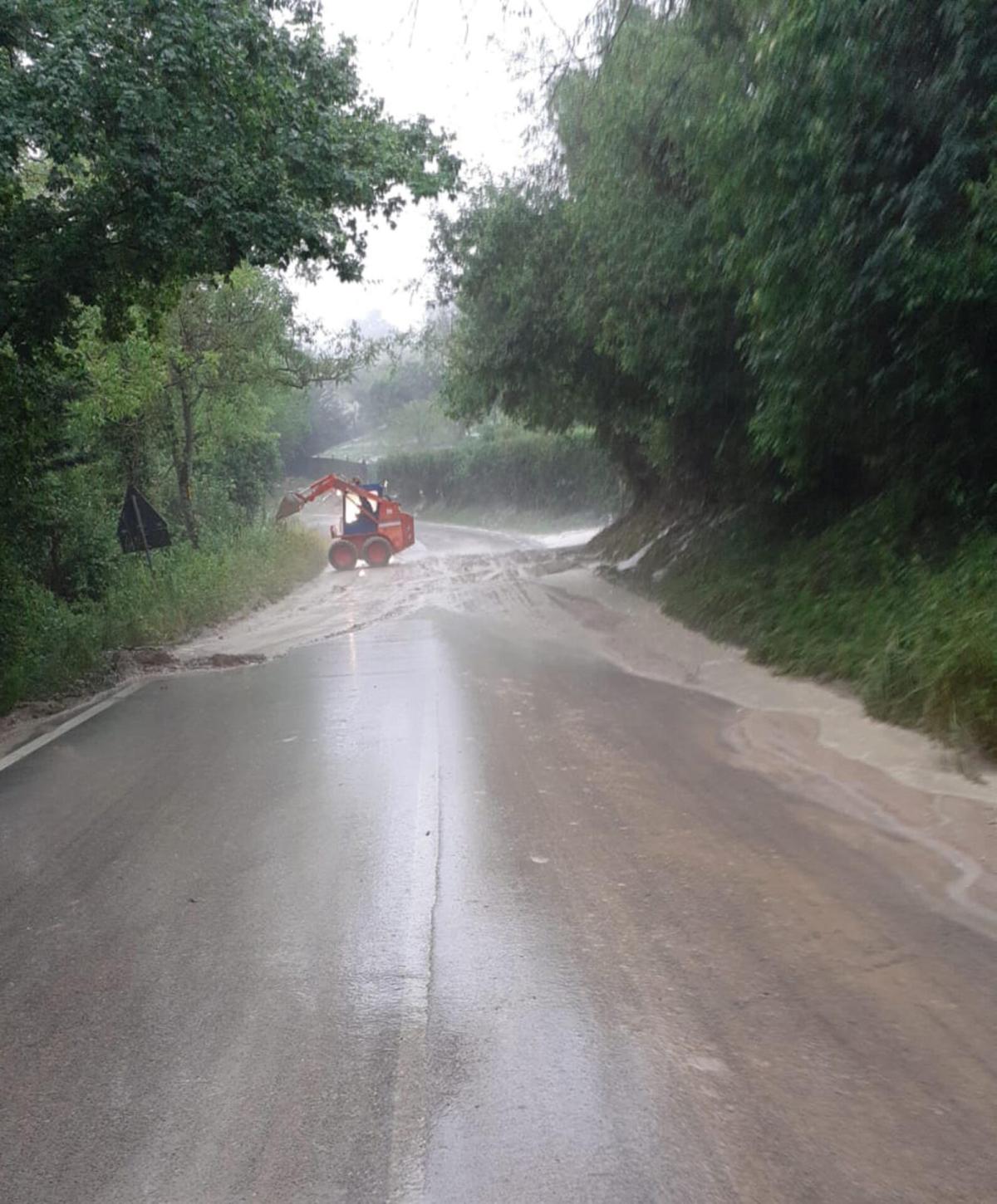 Maltempo nelle Marche: Bomba d’acqua a Fabriano, Smottamenti e Alla…