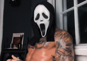 Quando per eccitarsi serve la maschera di Scream: il trend hot con Ghostface spopola su TikTok