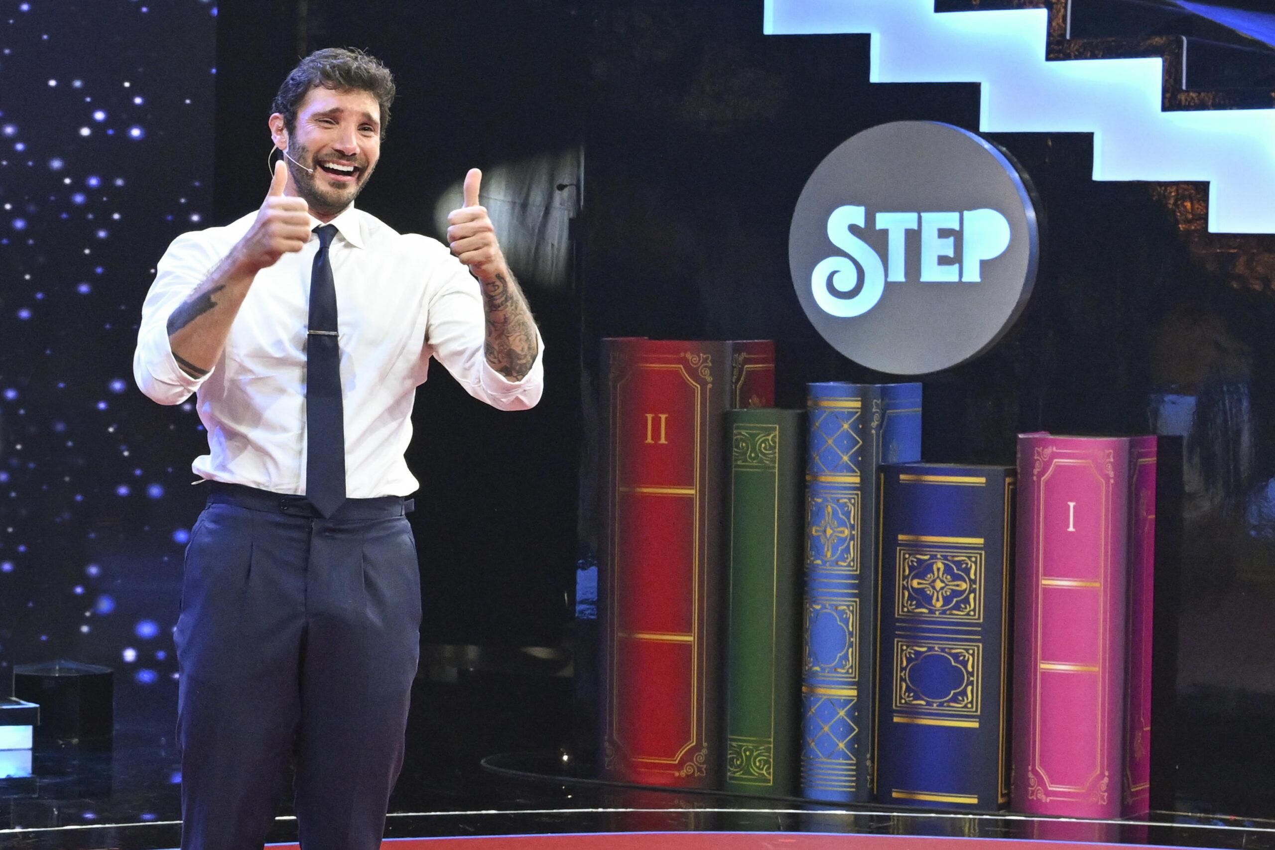 Stefano De Martino single per “legittima difesa”, l’ultima rivelazione sull’ex ballerino di “Amici”