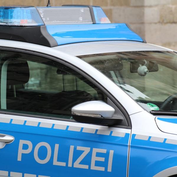 Chi è il 29enne albanese che con un machete ha attaccato un poliziotto a Linz? Fermato attentato in Germania