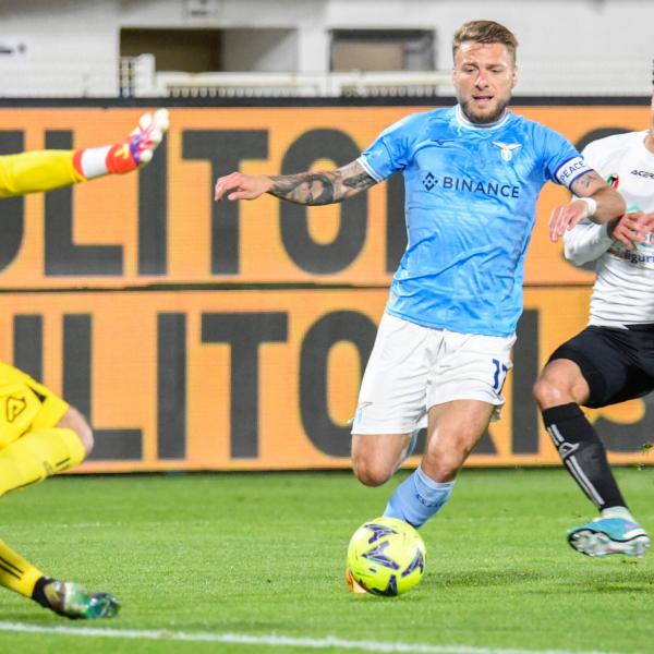 Ciro Immobile e le figlie sono tornati a casa, lo scatto sui social della famiglia riunita