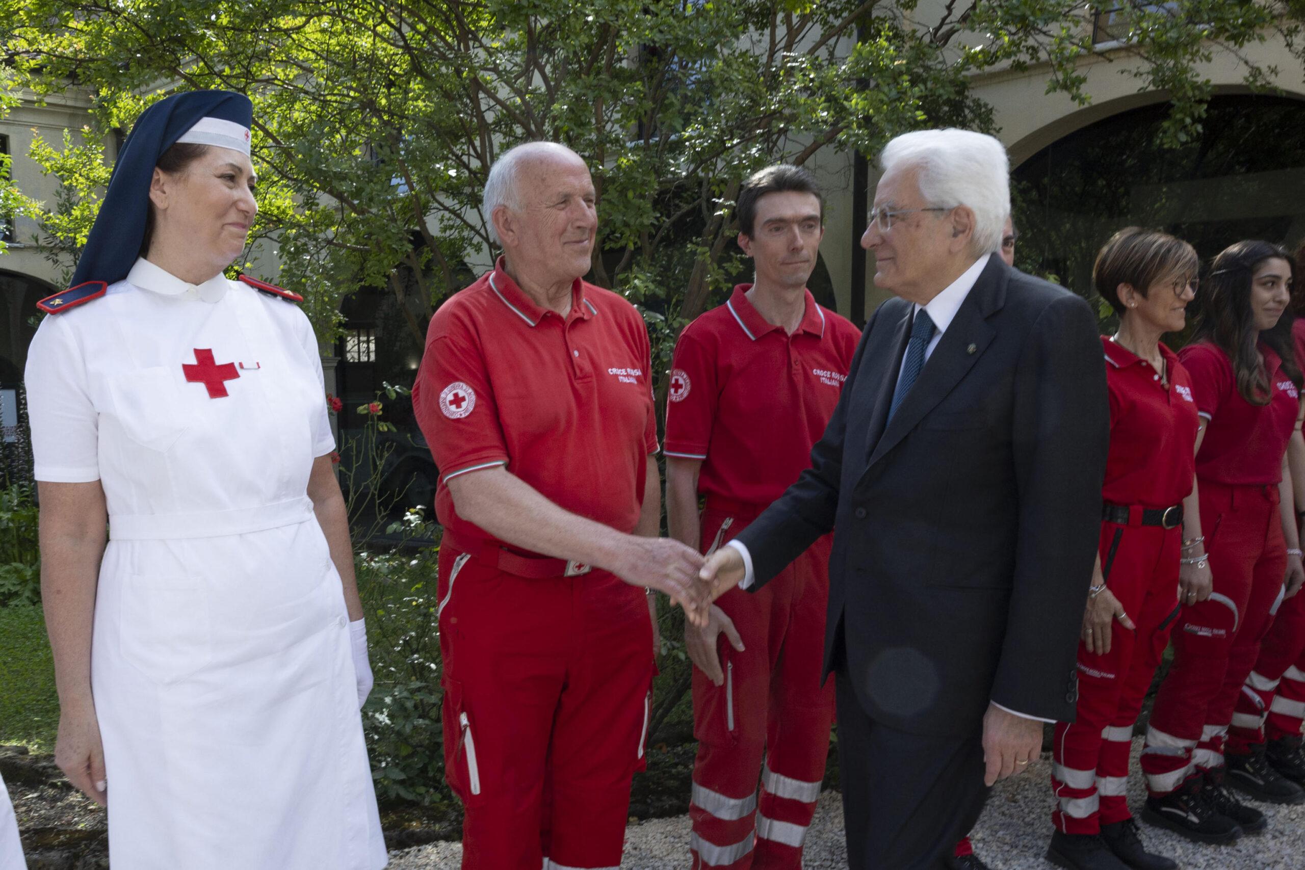 Mattarella al 160esimo anniversario della Croce Rossa italiana: “Il volontariato è indispensabile”