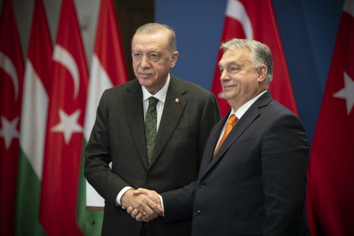 Orban ed Erdogan tra migranti e Ue: “Al lavoro per integrazione eur…