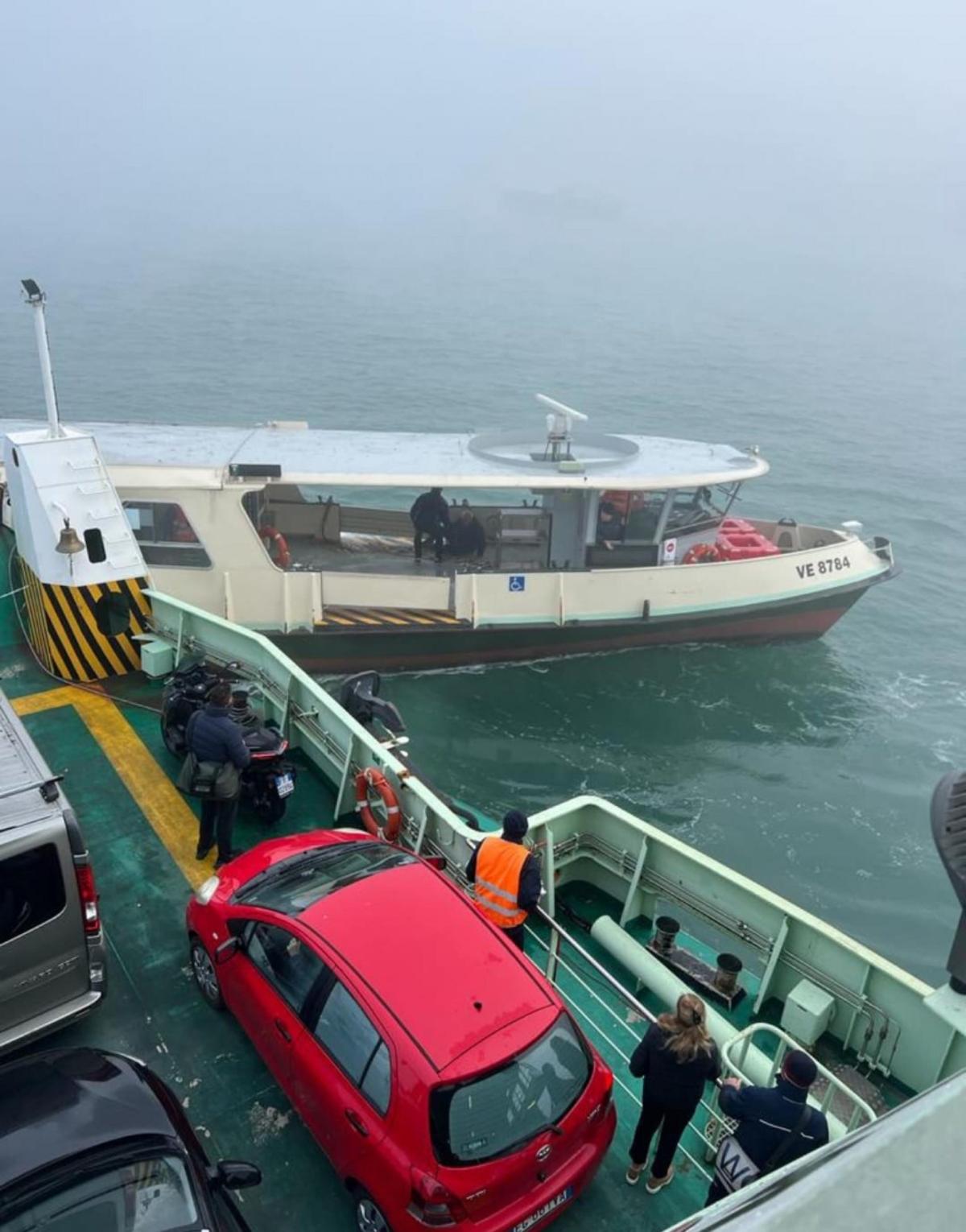 Venezia scontro tra ferry boat e vaporetto: navigazione difficile a…