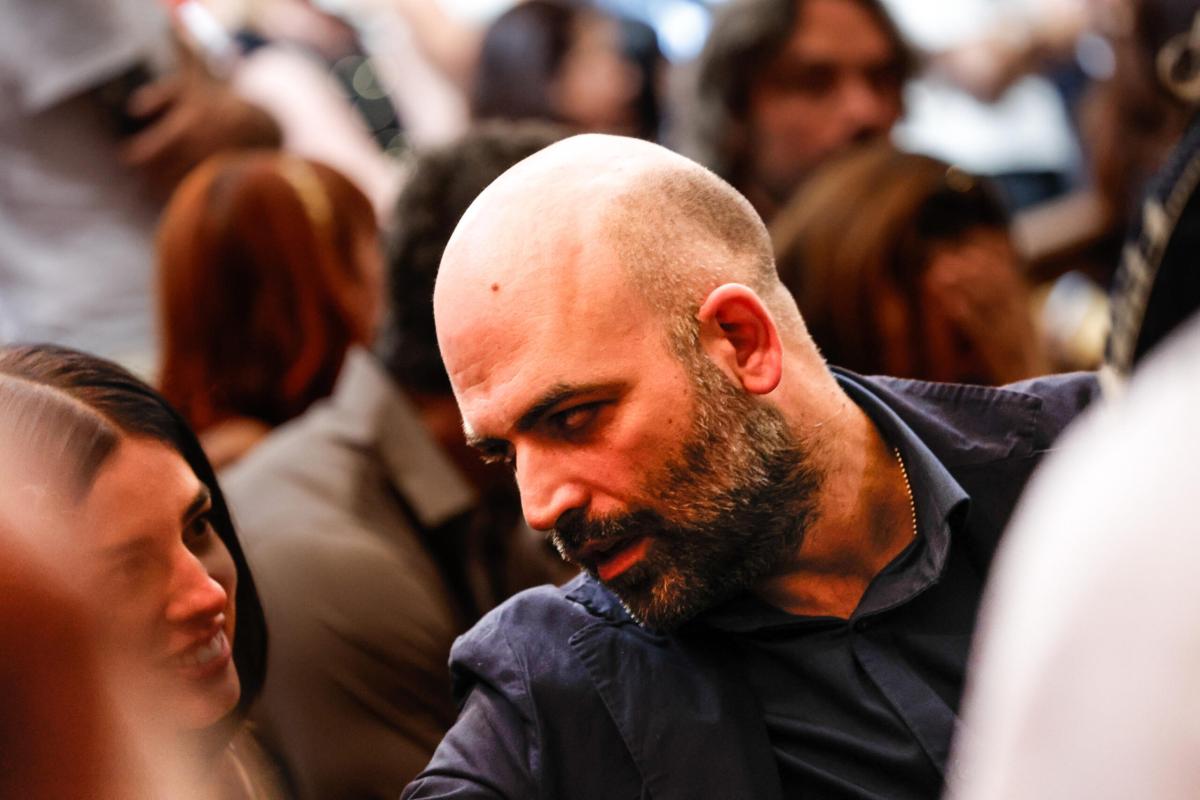 Diffamazione Meloni, Saviano dovrà pagare 1000 euro di sanzione. Lo scrittore: “Il governo vuole intimidire chi teme”