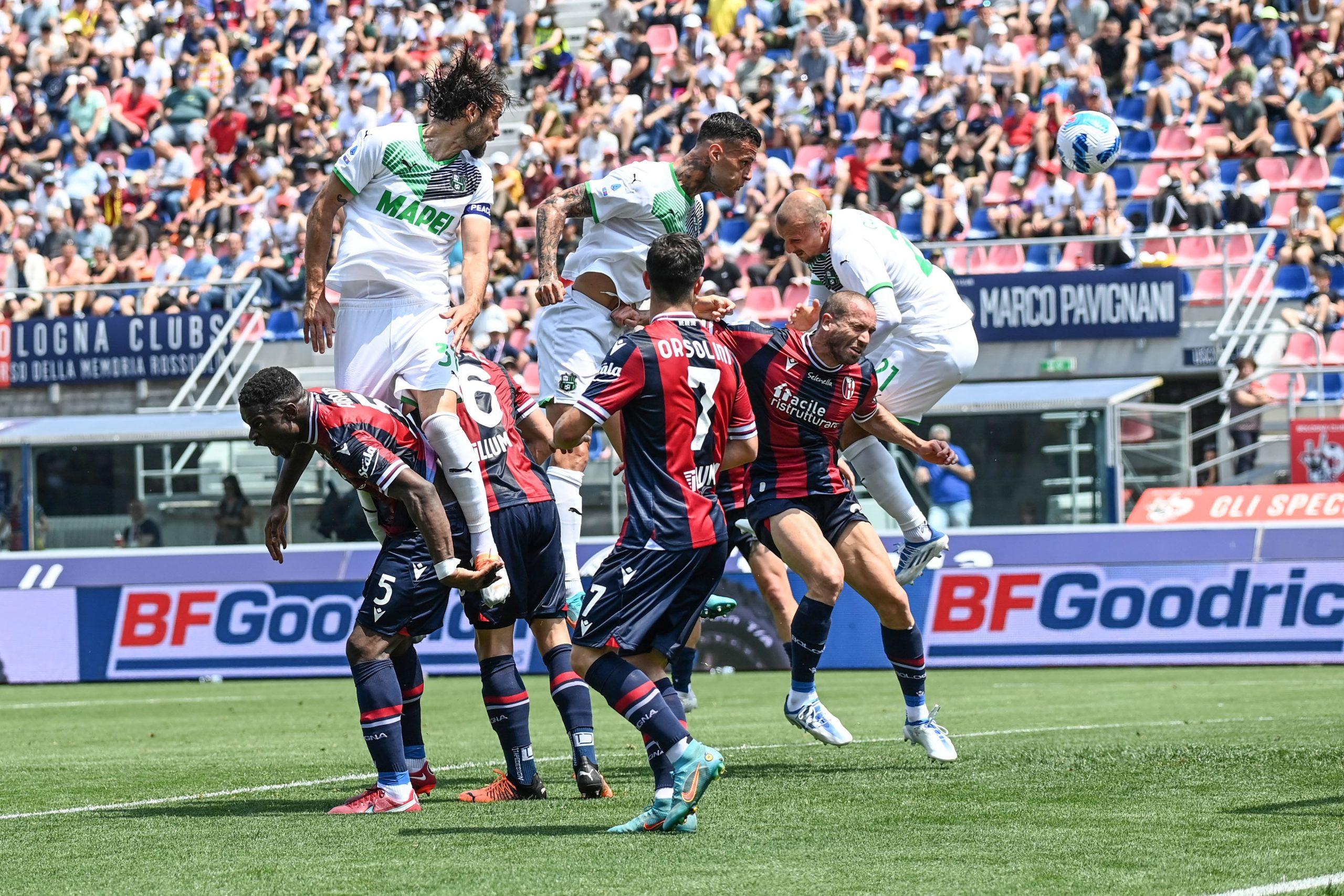 Bologna-Sassuolo 1-3: Scamacca e Berardi in rovesciata decidono il derby