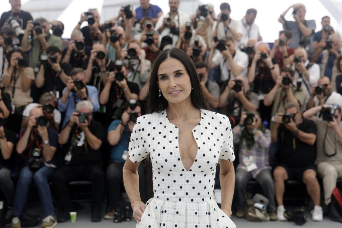 Demi Moore, in “The substance” mette in gioco il suo corpo, campo di battaglia con Hollywood