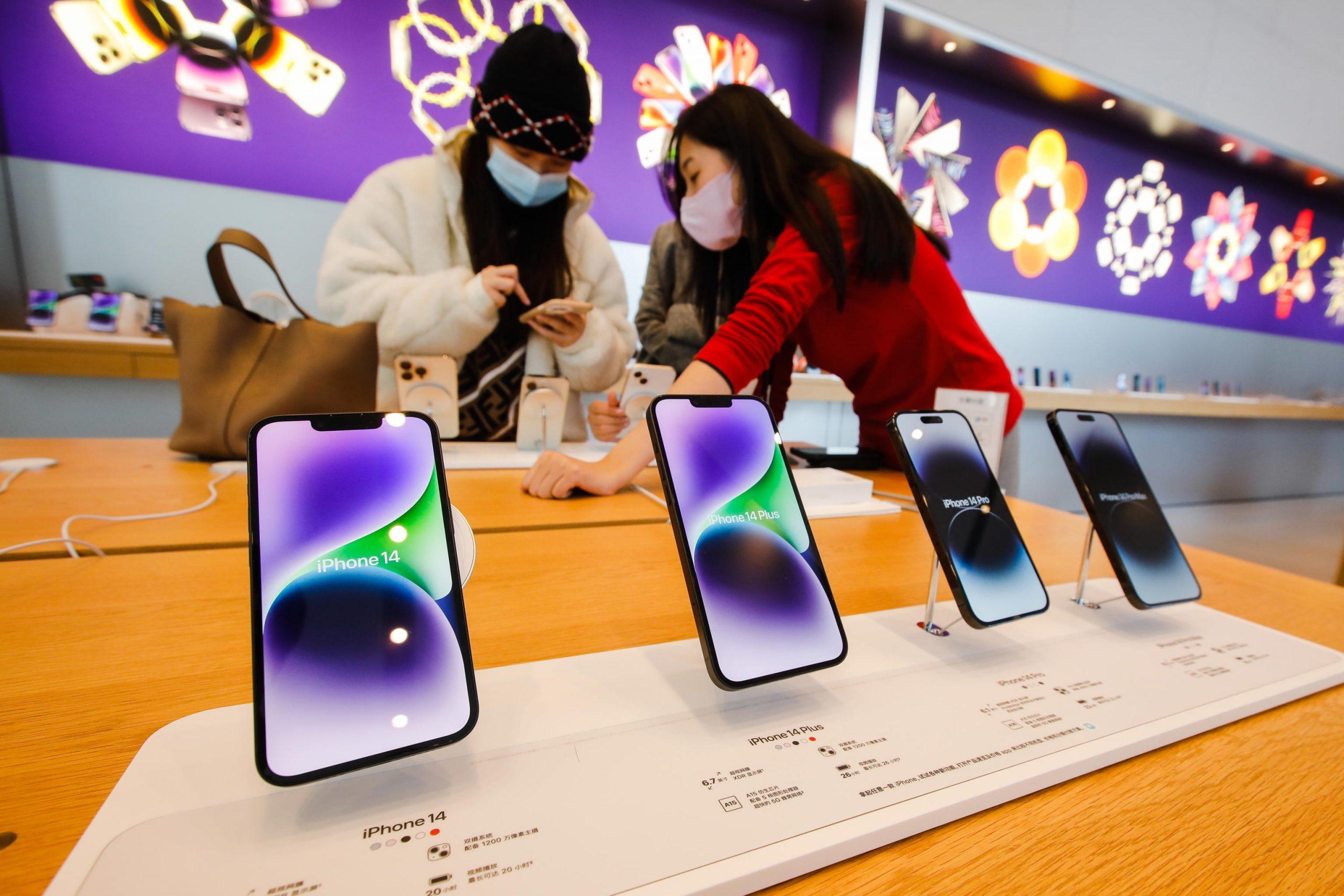 Apple, tempi di attesa più lunghi per i nuovi iPhone a causa delle misure anti-Covid della Cina