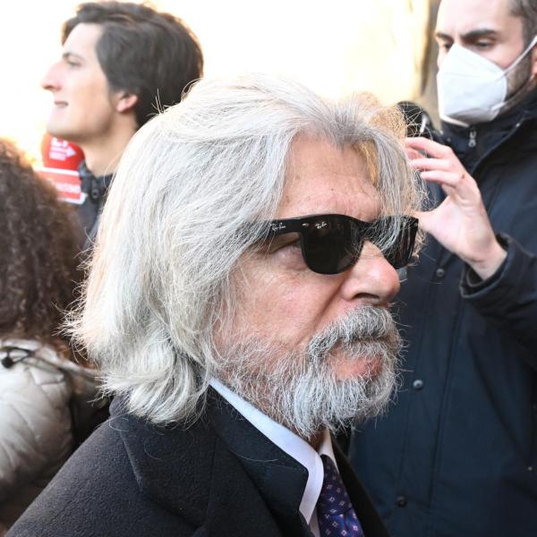 Il numero di Massimo Ferrero finisce online e il presidente della Sampdoria viene sommerso di insulti