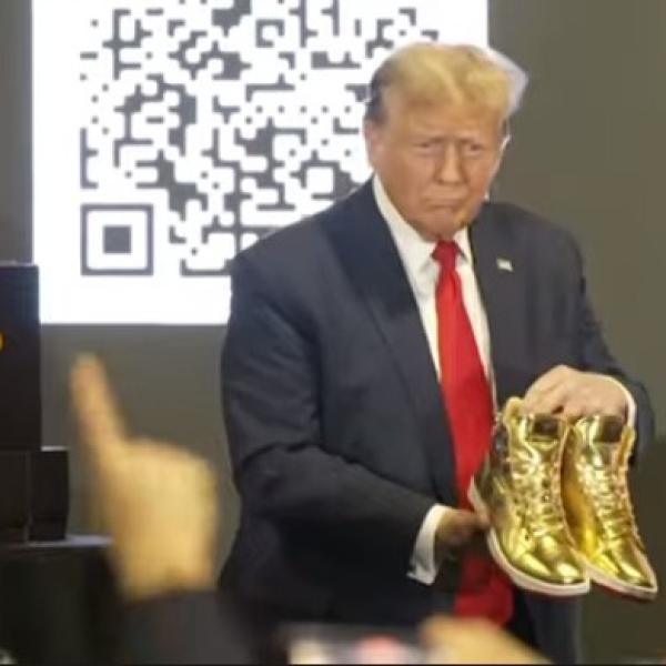 Trump lancia una linea di scarpe da ginnastica: “Sarà un grande successo”