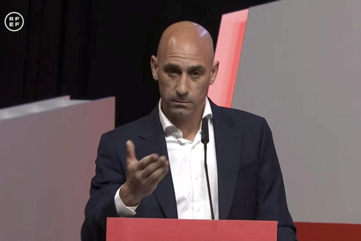 La RFEF chiede scusa per il caso Rubiales. E arriva anche la condan…