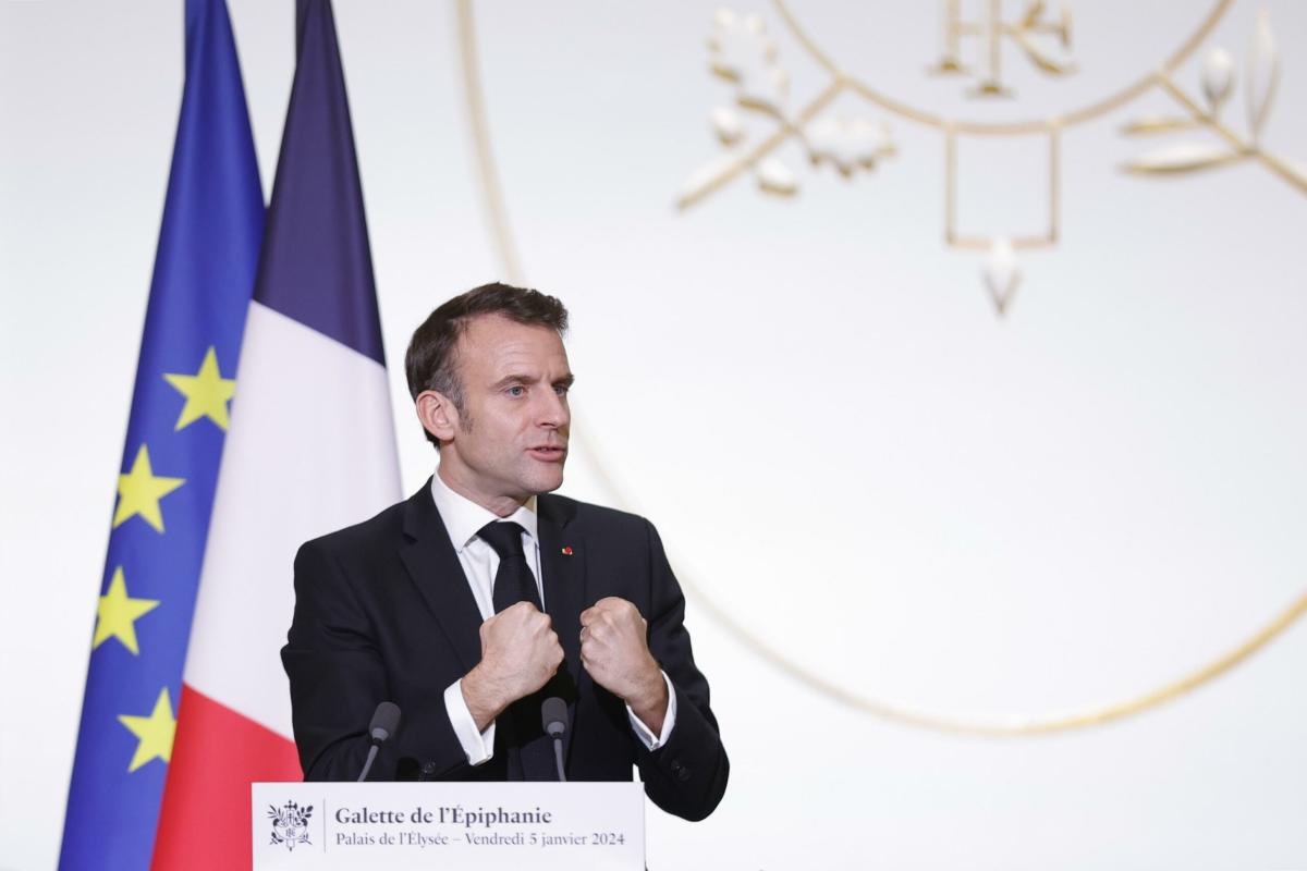 Charlie Hebdo, nove anni fa l’attentato al giornale satirico. Macron: “Uniti contro il terrorismo”