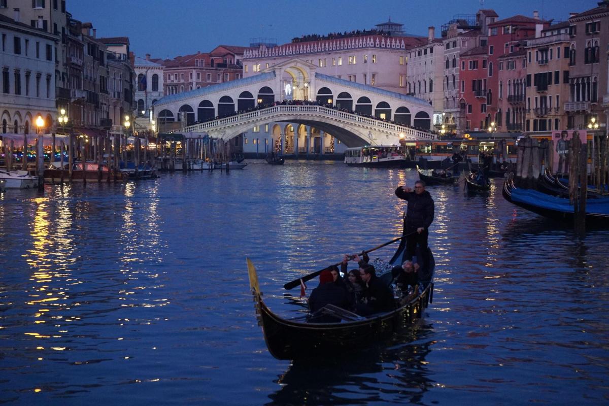 Venezia, al via il ticket d’ingresso da 5 euro: 80mila prenotati, ma pagano solo in pochi