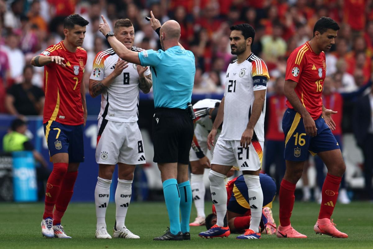 Kroos campione dentro e fuori dal campo: chiede scusa a Pedri per avergli fatto male