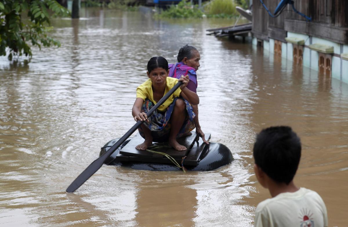 Myanmar, cresce il bilancio delle inondazioni provocate dal tifone Yagi: 226 morti e 77 feriti. Cosa sappiamo | FOTO E VIDEO