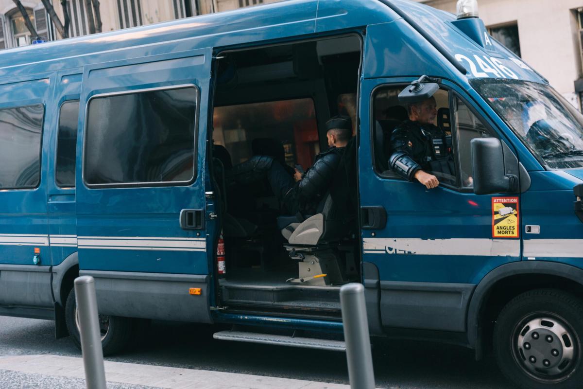 Francia, aggressione in un liceo al grido di “Allah Akbar”: ucciso …