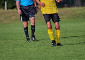 Liguria, arbitro picchiato durante una partita: è il secondo caso i…