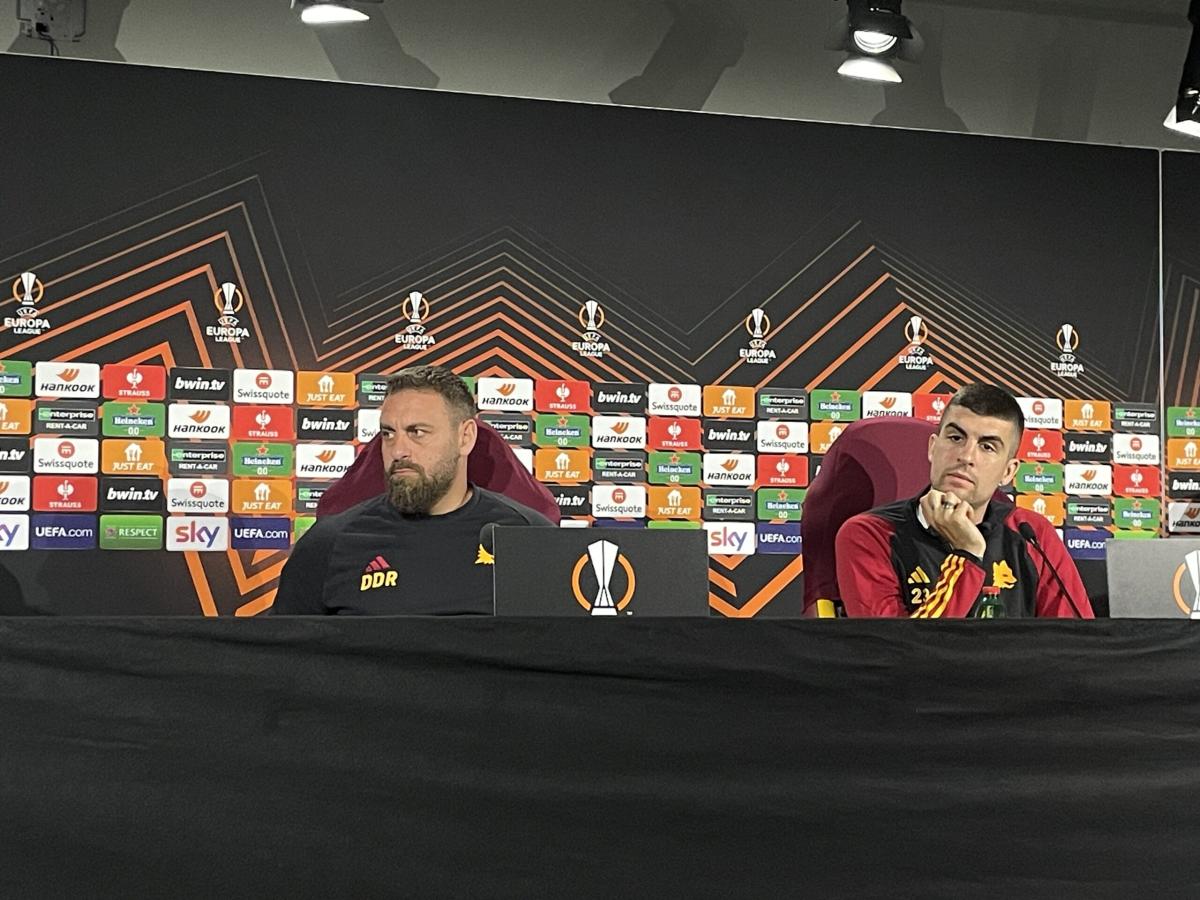 Roma – Brighton, la conferenza stampa di De Rossi: “Rispetto per loro, giocatori di talento”  Mancini: “Ha riportato serenità, fisicamente sto bene”   | VIDEO