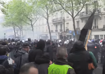 Francia, timori per i cortei del Primo Maggio: in piazza 200mila manifestanti in tutto il Paese contro la guerra e i Giochi Olimpici 2024