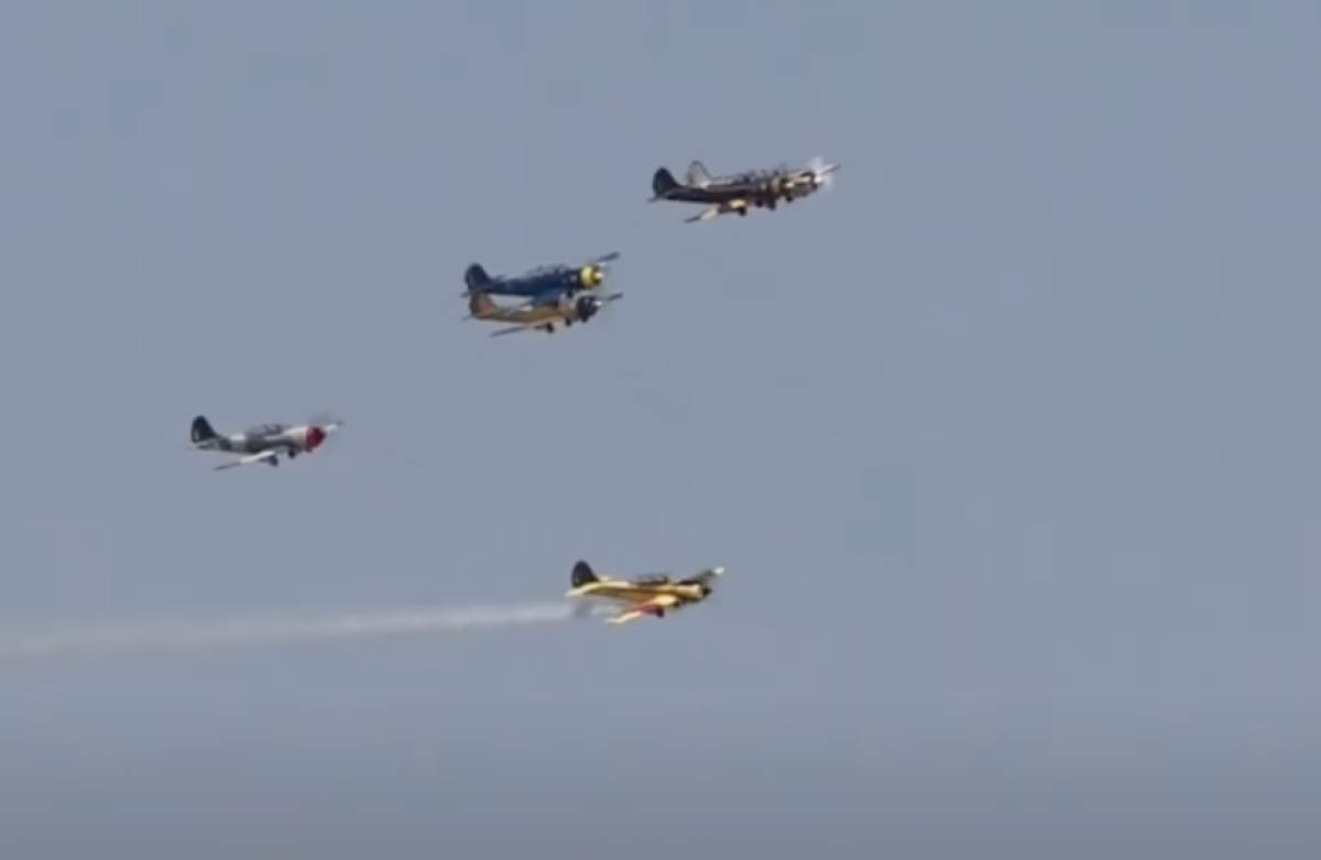 Portogallo, incidente durante l’air show di Beja: collisione tra due aerei, un morto ed un ferito | VIDEO