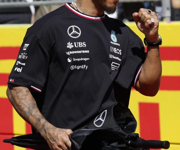 Lewis Hamilton ne fa 40: tanti auguri alla leggenda della Formula 1